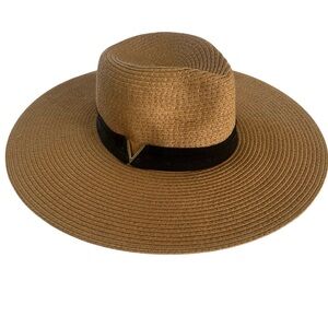 Elegant Tan Wide-Brim Hat